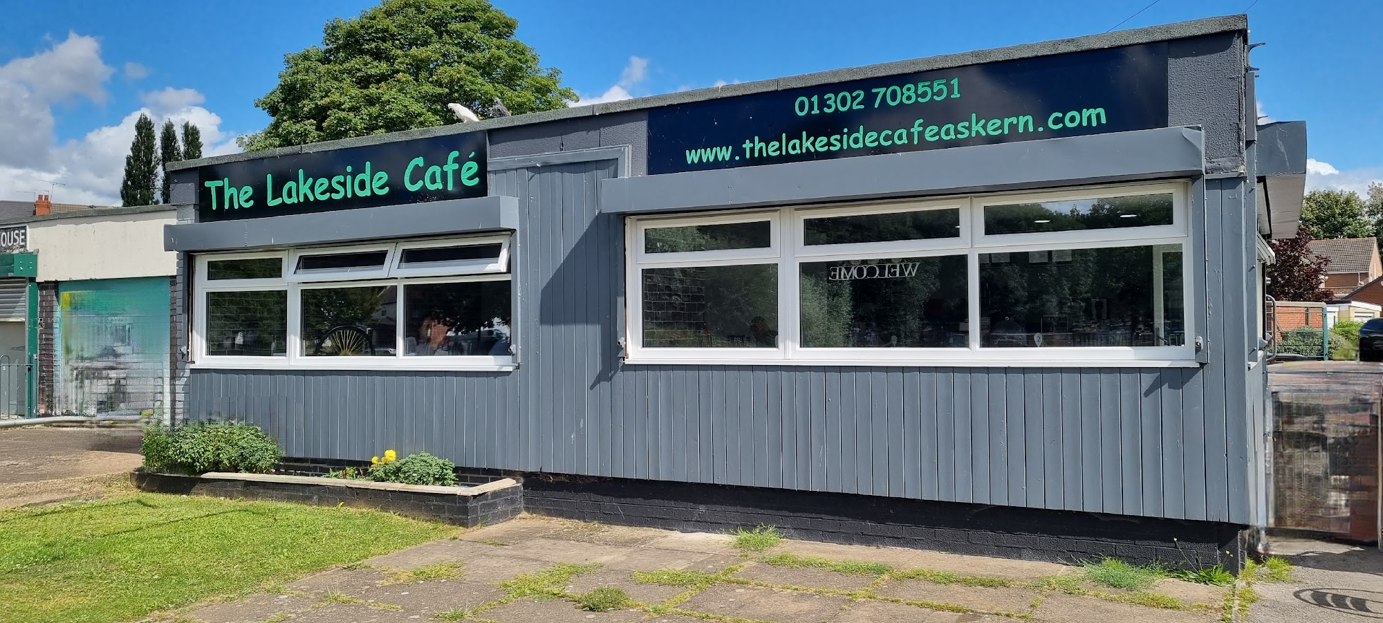 The Lakeside Cafe