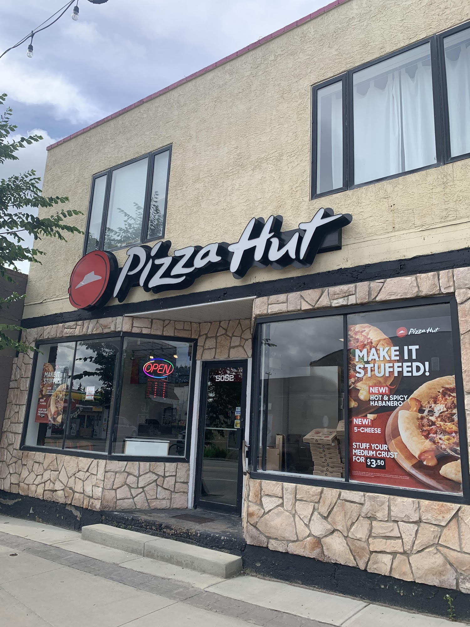Pizza Hut Innisfail