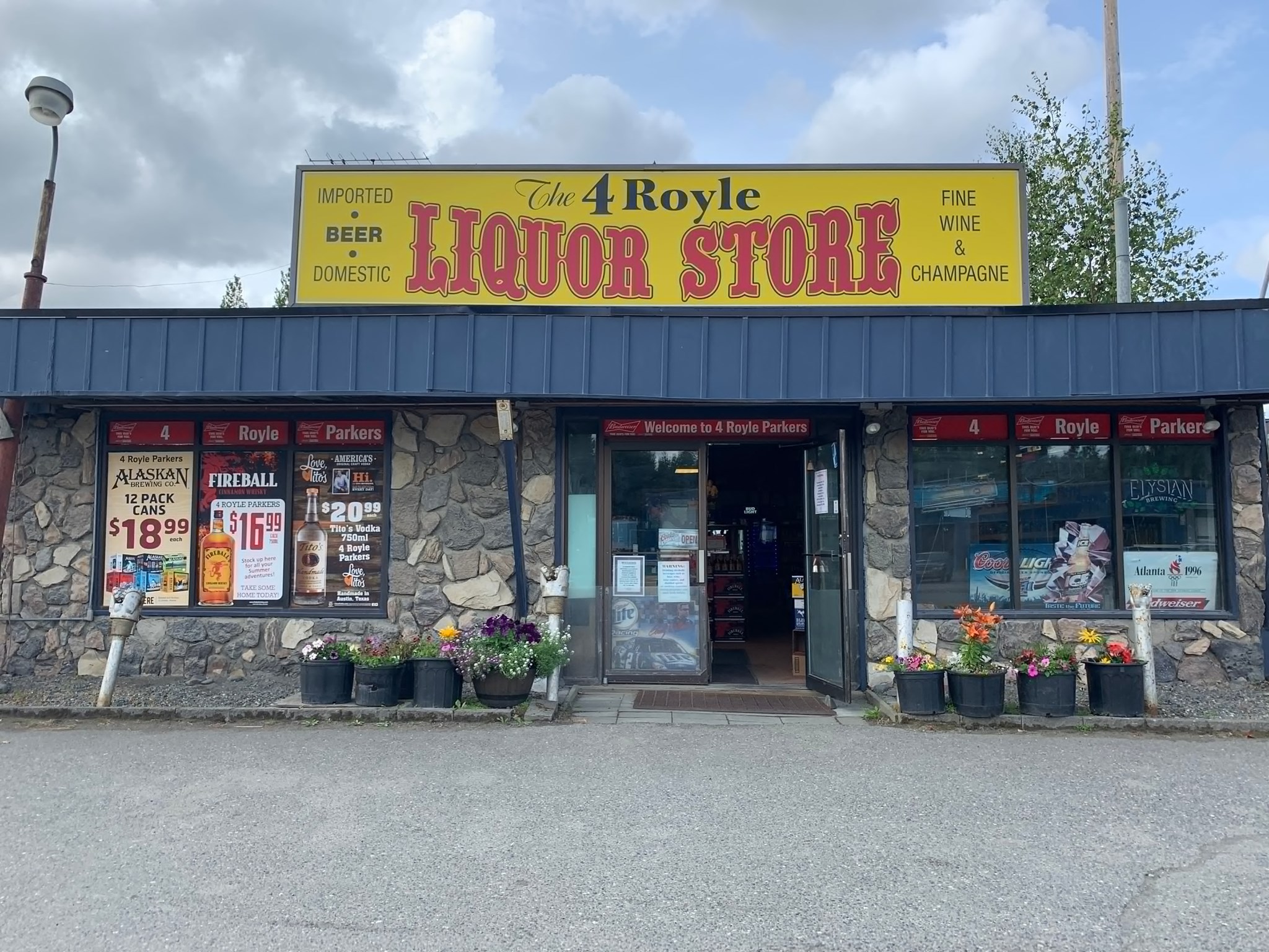 4 Royle Parkers Bar & Liquor Store