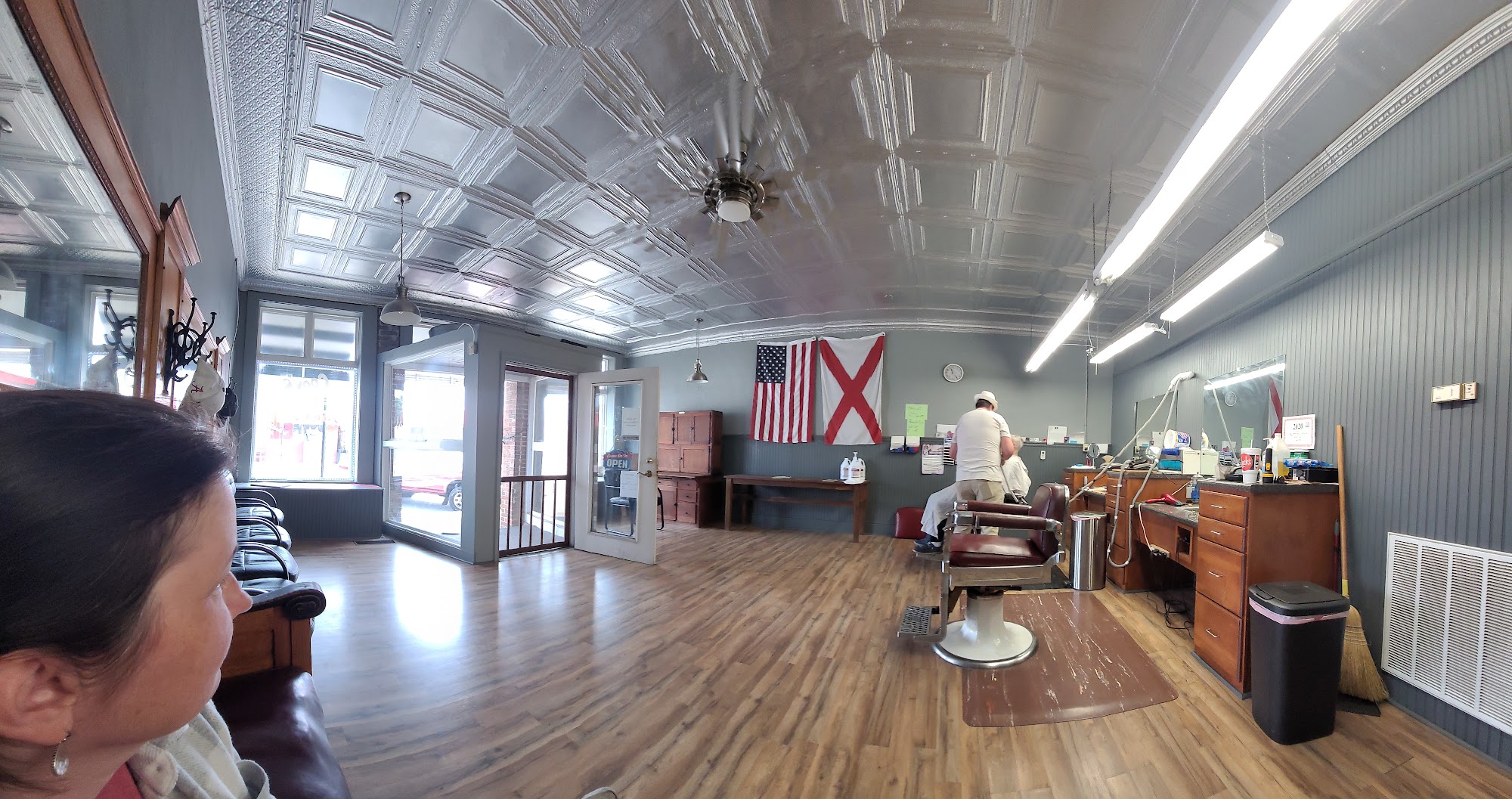 Cook's Barber Shop 72 W Main St, Collinsville Alabama 35961
