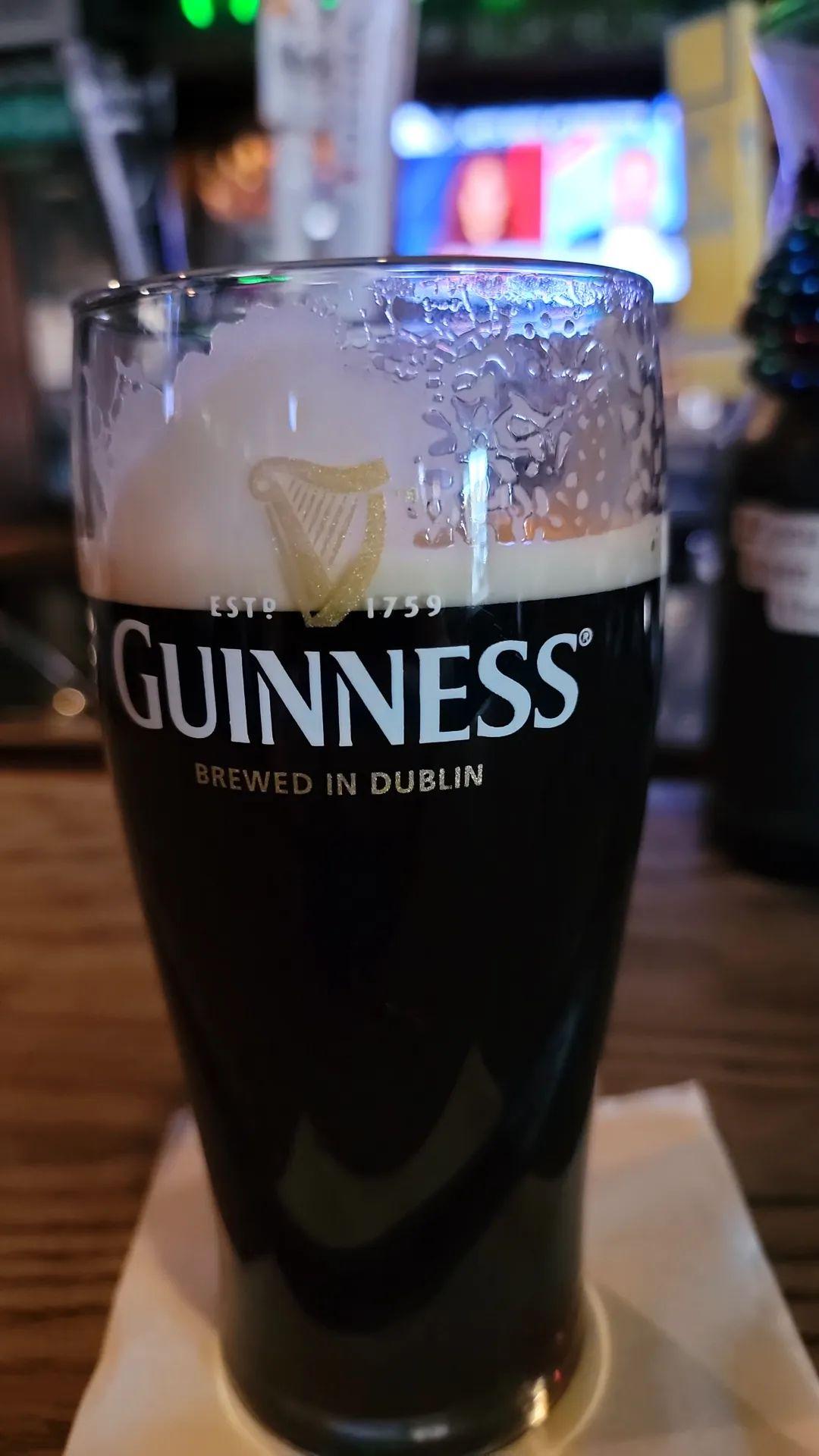 Houligans Irish Pub