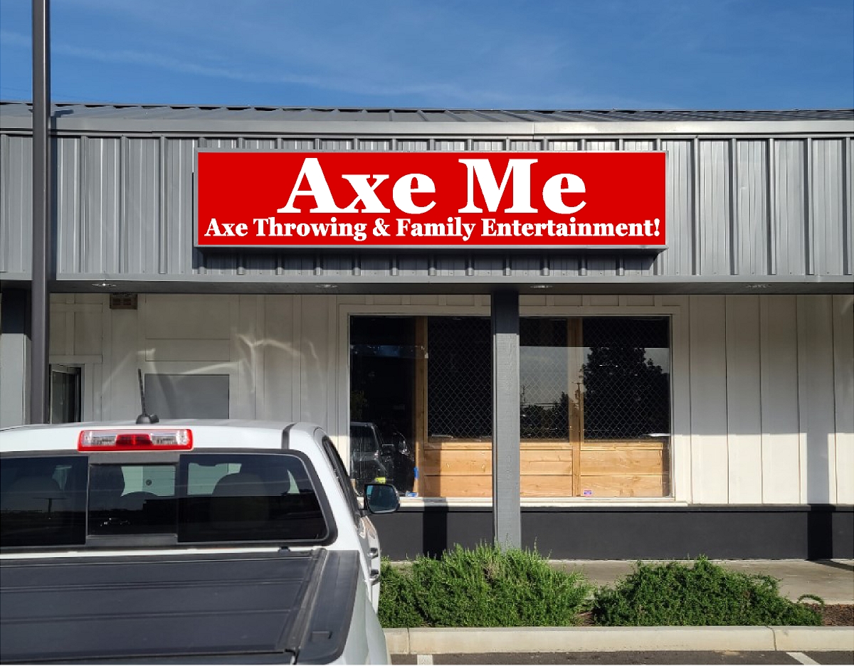 Axe Me, Yuba City Axe Throwing Bar
