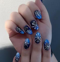 Lily's nail art design
