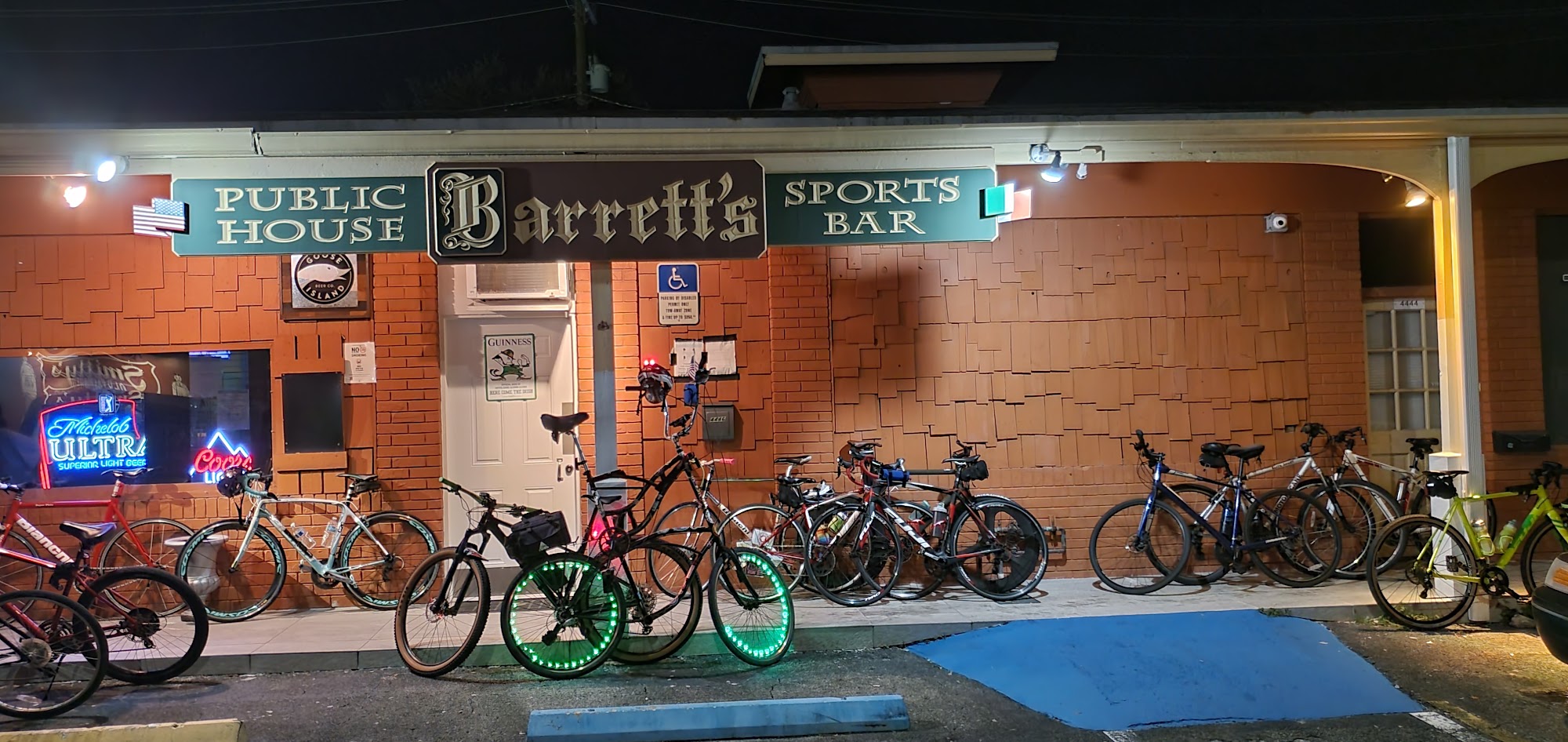 Barrett's Sports Bar