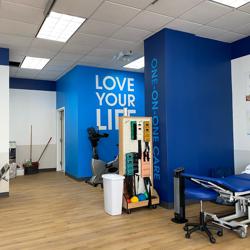FYZICAL Therapy & Balance Centers - Lincoln Park