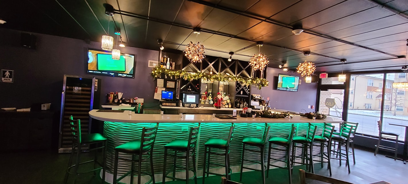 Gracie's Wine Bar & Gaming Cafe