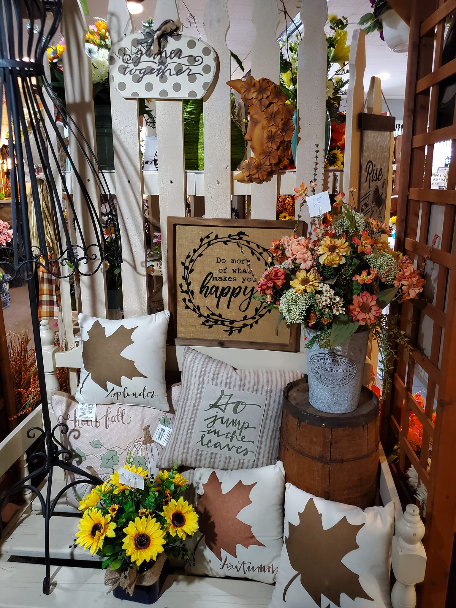 De'Vine Floral Designs and Gifts 110 N Columbia Ave, Oglesby Illinois 61348