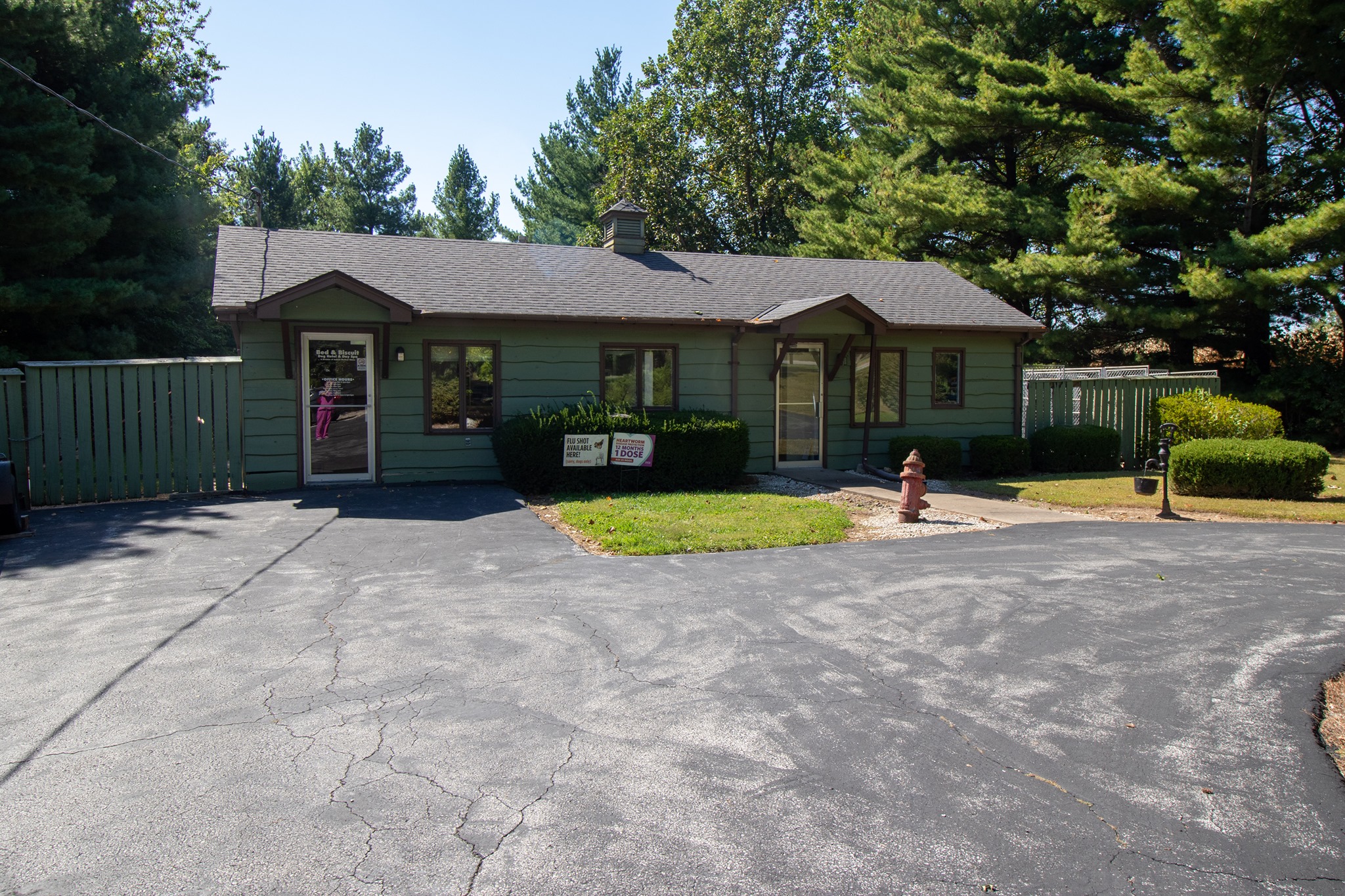 Bed & Biscuit Dog Hotel Quincy