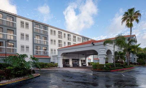 Holiday Inn & Suites Boca Raton - North, an IHG Hotel
