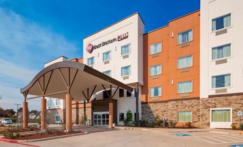 Del-Mar Airport Inn & Suites