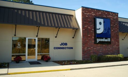 Goodwill Acadiana: Kaliste Saloom Retail