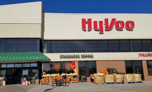 Hy-Vee Grocery Store