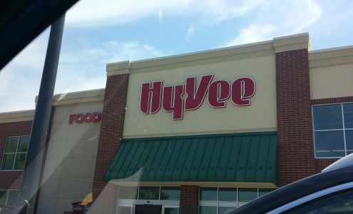 Hy-Vee Grocery Store