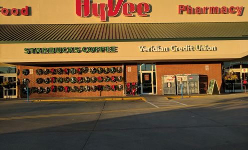 Hy-Vee Grocery Store