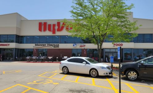 Hy-Vee Grocery Store