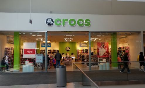 Crocs at Jersey Gardens