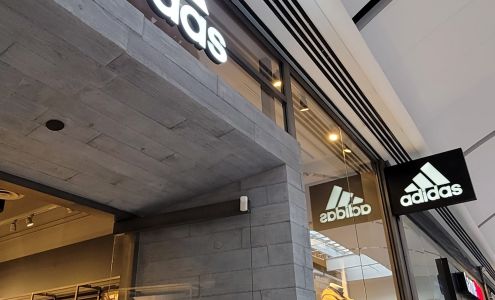adidas Store Wayne