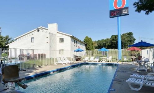 Motel 6 Nashua, NH - North