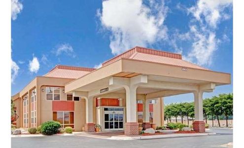 Ramada by Wyndham West Memphis