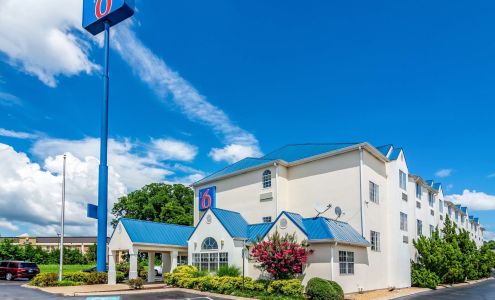 Motel 6 Chattanooga, TN - Downtown