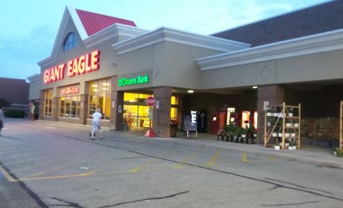 Giant Eagle Supermarket