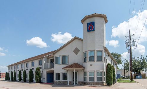 Motel 6 Hutchins, TX