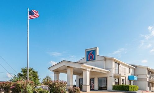 Motel 6 Lancaster, TX - DeSoto - Lancaster