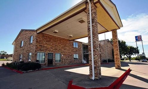 Motel 6 Red Oak, TX - Dallas