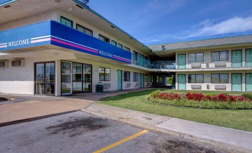 Motel 6 Tulsa West