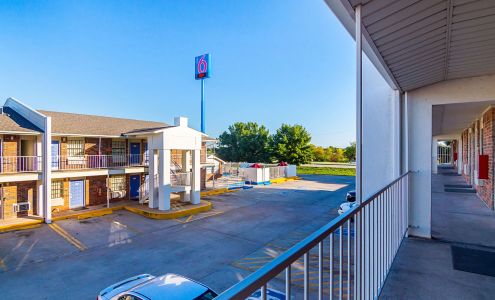 Motel 6 Lawton, OK