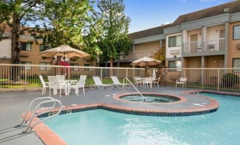 Ramada by Wyndham Kent Seattle Area