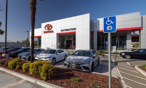 AutoNation Toyota Hayward