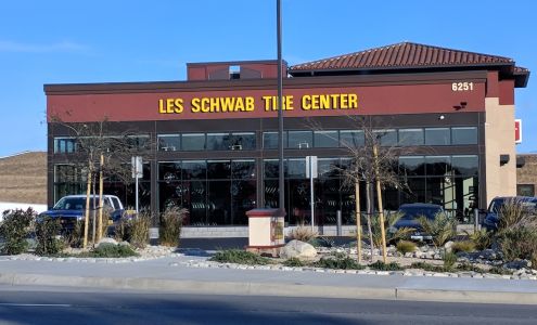 Les Schwab Tire Center