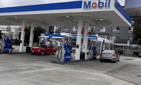 Mobil West Hollywood