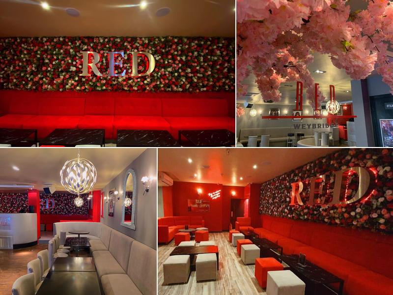 Red Bar & Café