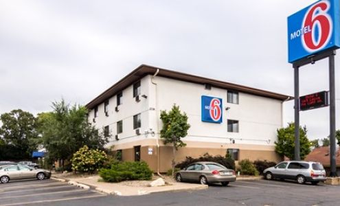 Motel 6 Saint Paul, MN - I-94