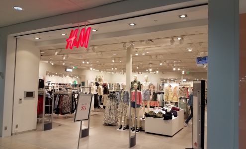 H&M Livonia