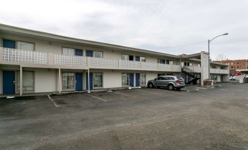 Motel 6 Butte, MT - Historic City Center