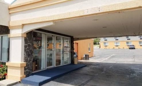 OYO Townhouse Dodge City KS