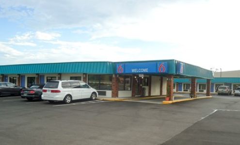 Motel 6 Columbus, MS