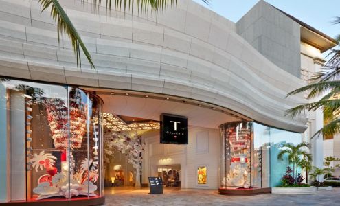 Coach at DFS Waikiki