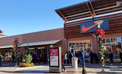 Seattle Premium Outlets