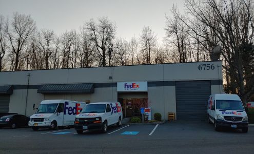 FedEx Shipping Center