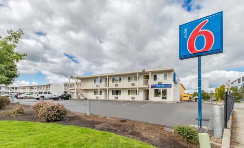 Motel 6 Beaverton, OR