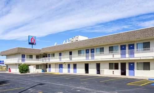 Motel 6 Laramie, WY