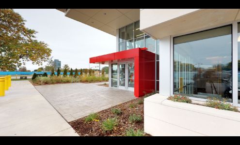 Bank of America (with Drive-thru ATM)