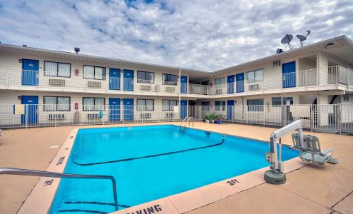 Motel 6 Lumberton, NC