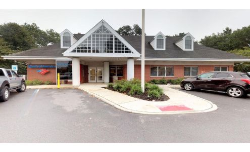 Bank of America (with Drive-thru ATM)