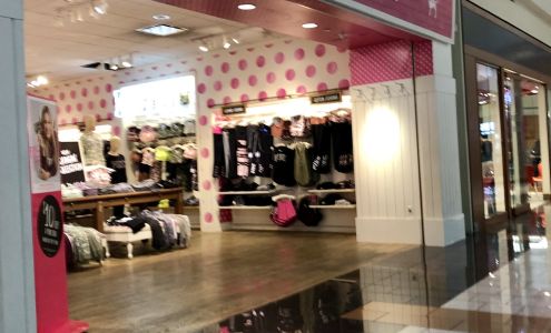 Victoria's Secret & PINK by Victoria's Secret