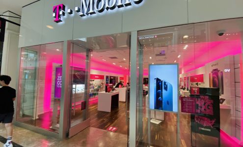 T-Mobile Experience Store